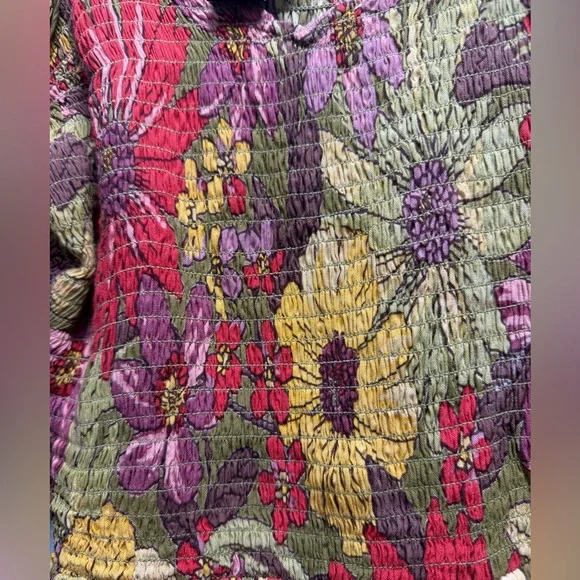 Angie Floral Smocked Top - Picture 6 of 6